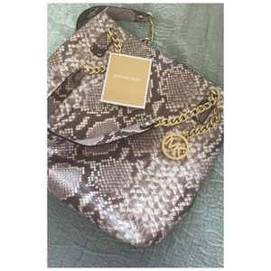 Michael Kors Jet set Messenger